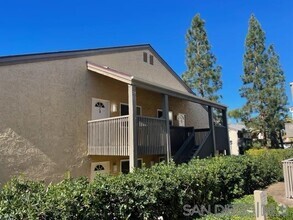 Building Photo - 8521 Villa La Jolla Dr