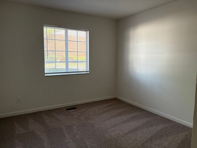 Building Photo - Located in Washington Township with a redu...