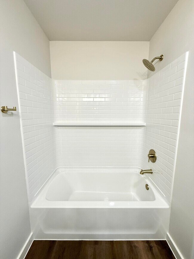 Building Photo - 2119 Langford Ave