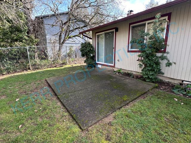 Building Photo - FREE RENT! Charming 3-Bed Oasis with 2 Full Baths in Gresham – Perfectly Cozy at 1088 Sq Ft!