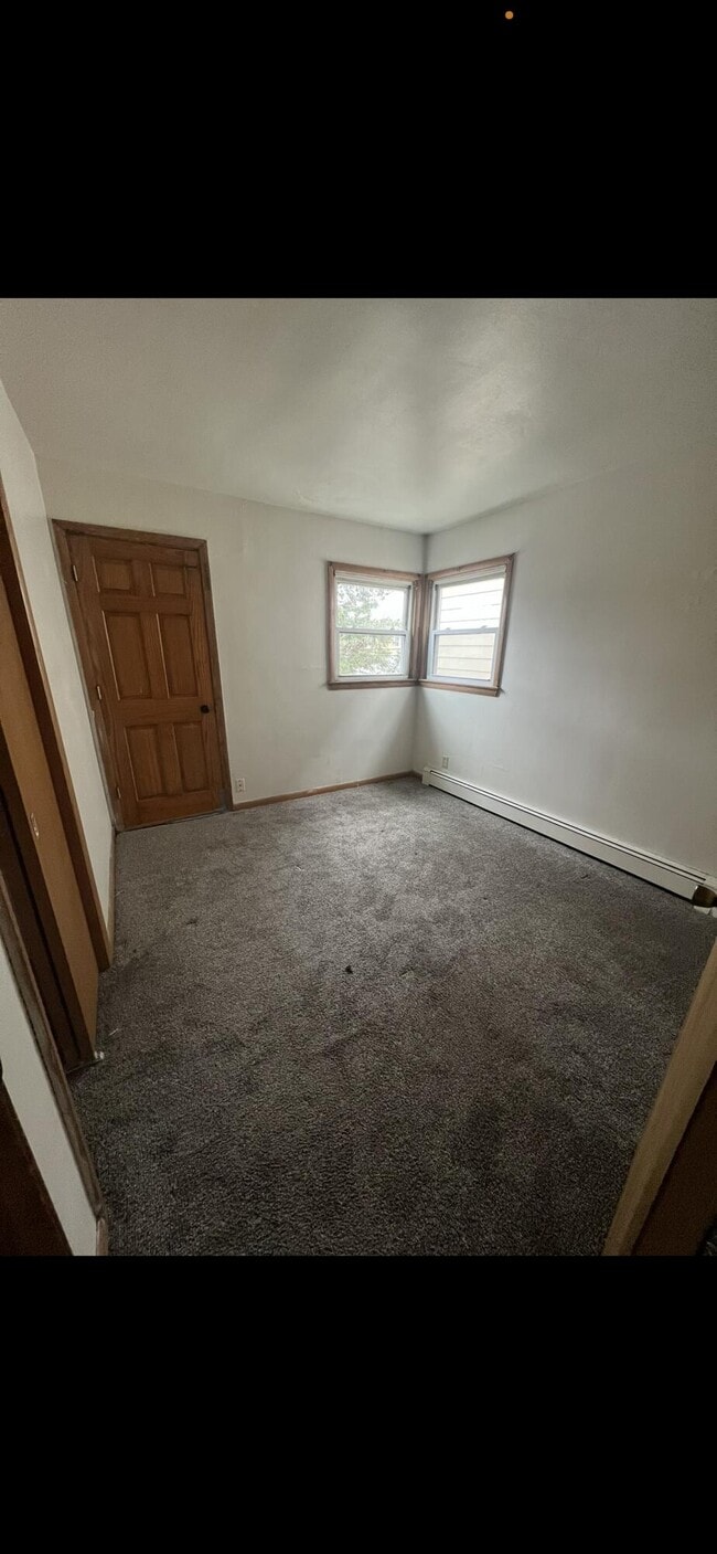 Building Photo - 1571 S 76th St