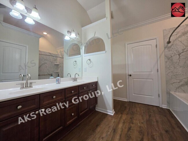 Building Photo - 6116 Townley Way