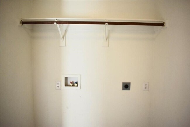 Building Photo - 1000 Salt Creek Trail