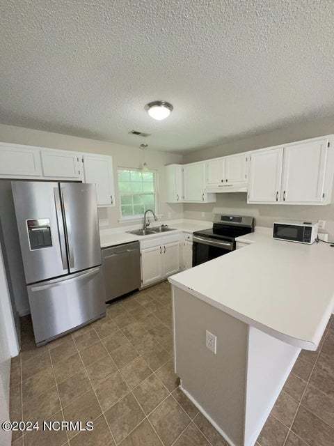 Building Photo - 121 Suffolk Cir