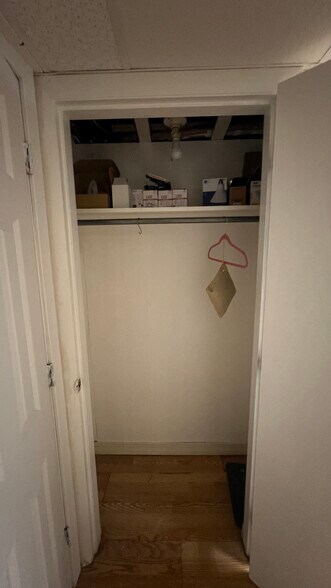 Building Photo - 102 Hillside Rd