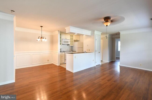 Building Photo - 102 Chesterfield Ln