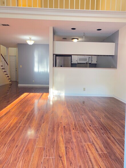 Building Photo - 339 Yorkshire Cir