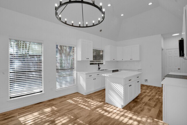Building Photo - 12411 Exbury Ct