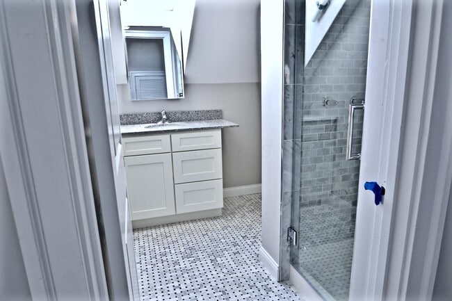 Building Photo - 258 Jackson St