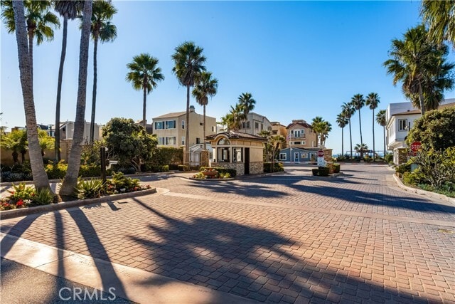 Building Photo - 68 Surfside Ave.