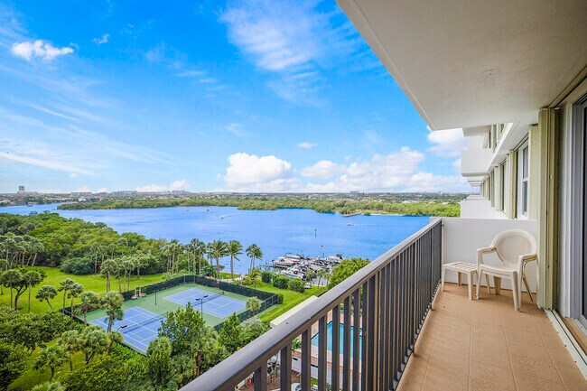 Building Photo - 2121 N Ocean Blvd