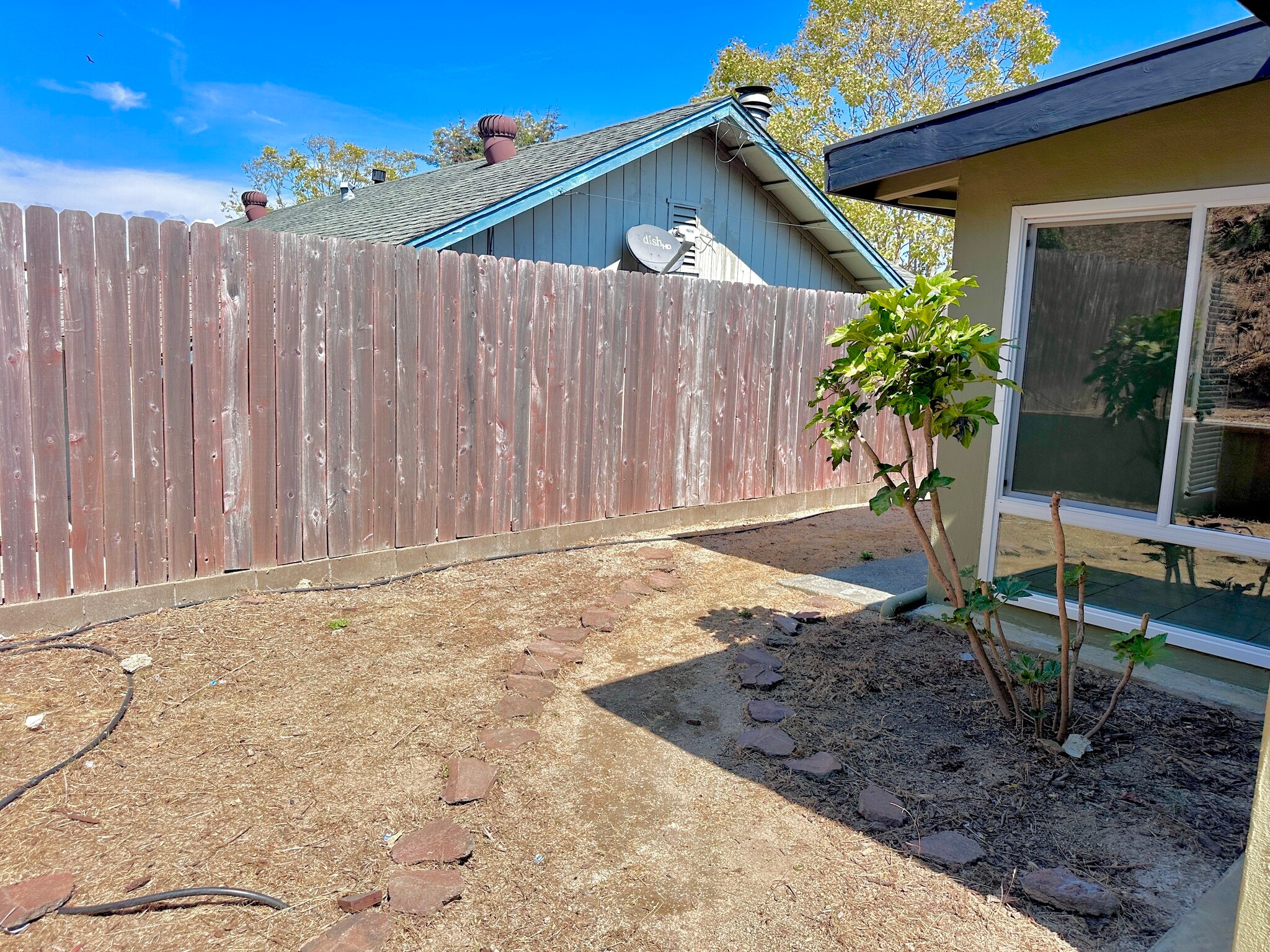 Building Photo - 220 Los Altos Pl