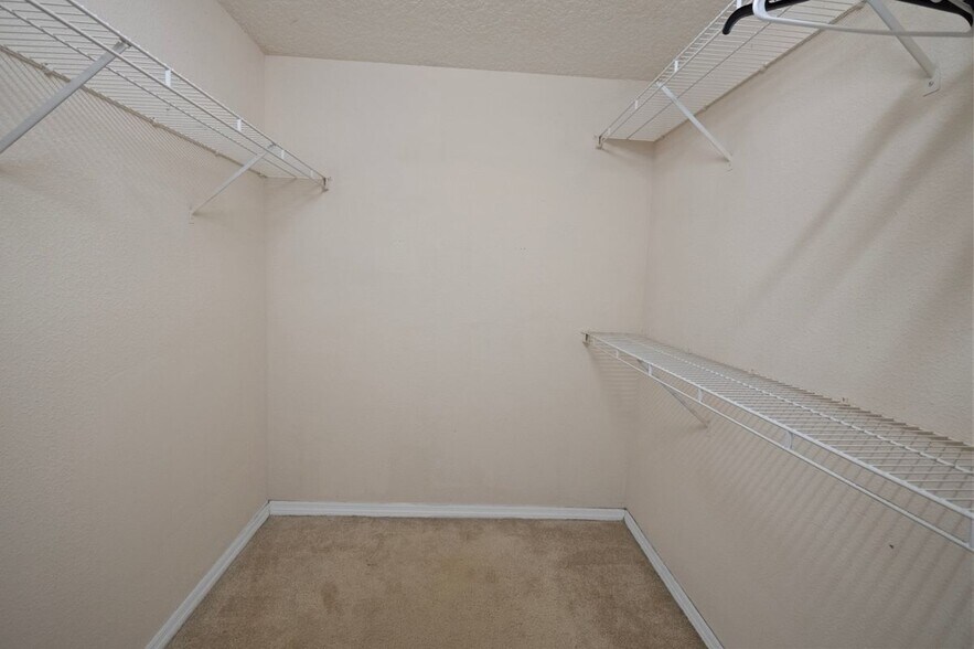 Building Photo - 11510 Villa Grand