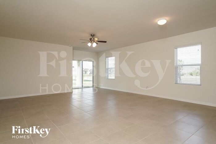 Building Photo - 440 NW 15th Terrace