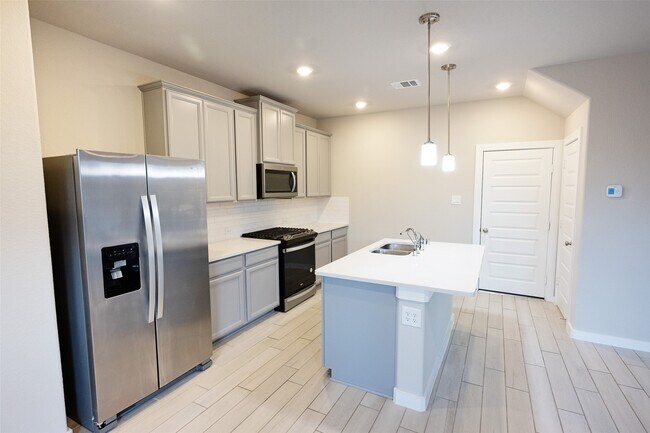 Building Photo - 17549 Rosette Grass Dr