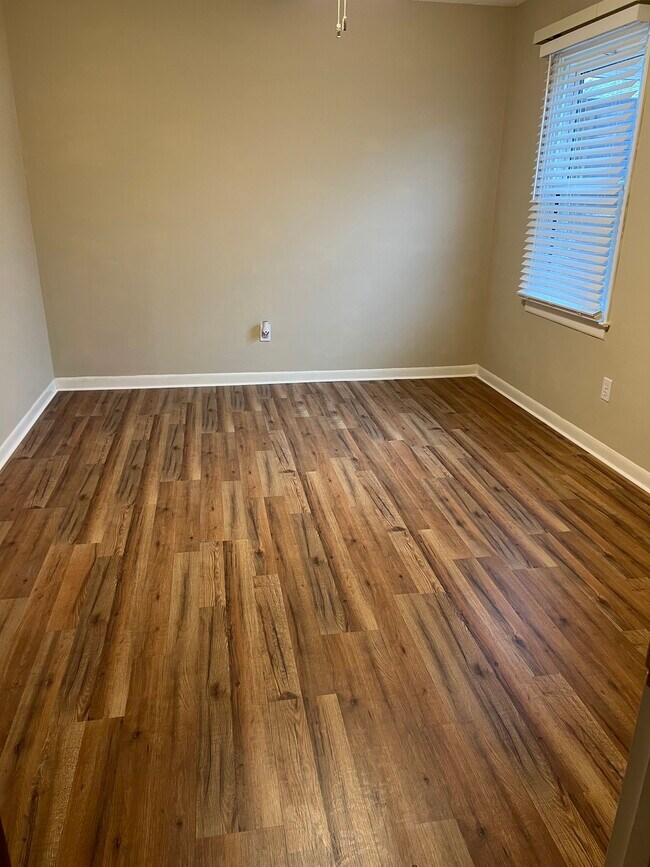 Building Photo - 4311 Warwick Rd