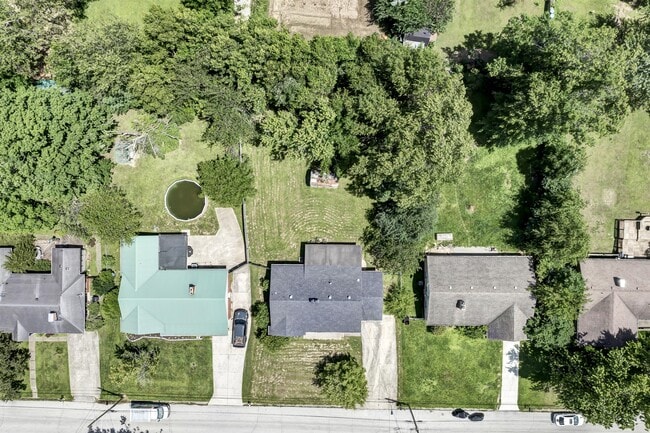 Building Photo - 108 Meadowlark Dr