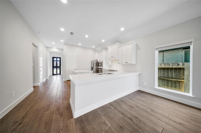 Building Photo - 615 Sand Branch Dr