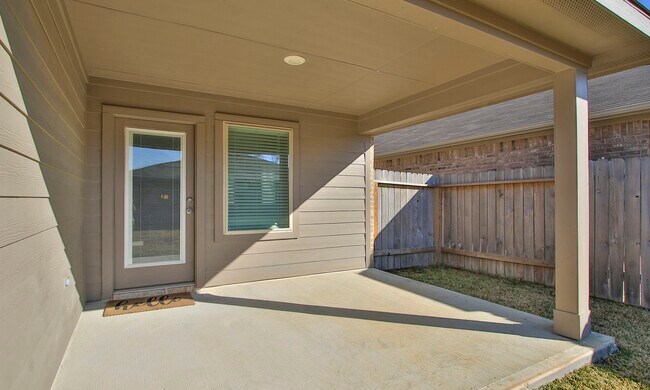 Building Photo - 9905 Gln Brk Ln