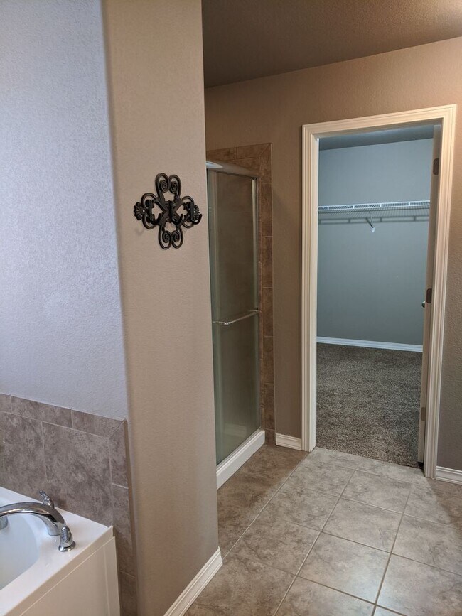 Building Photo - 7536 Shallow Brooke Pl