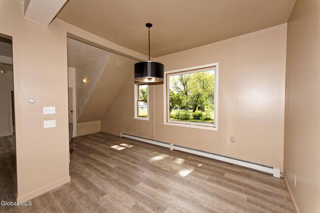 Building Photo - 1412 River Rd