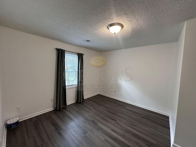 Building Photo - 3 Bedroom Home in Oakland City