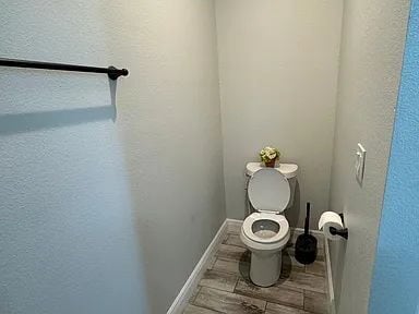 Building Photo - BRAND NEW HOME 2022 - All new appliances! Home is fully furnished!