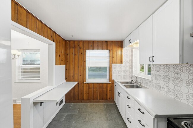 Building Photo - 5320 E Thrill Pl