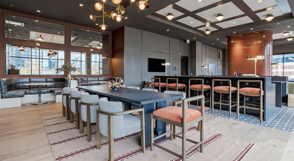 Building Photo - 327 N Aberdeen St