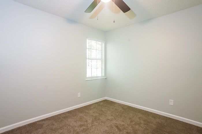 Building Photo - 4011 Villa Ln