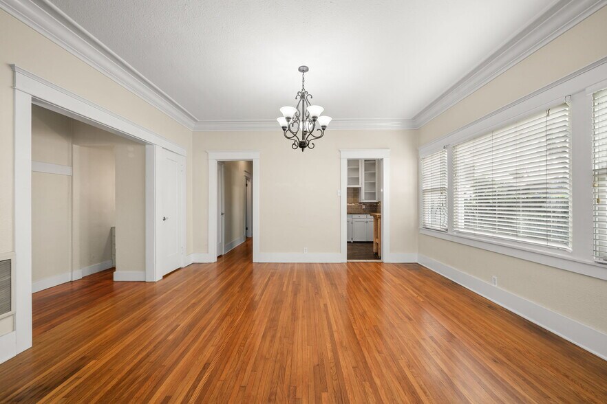 Building Photo - 219 Redondo Ave