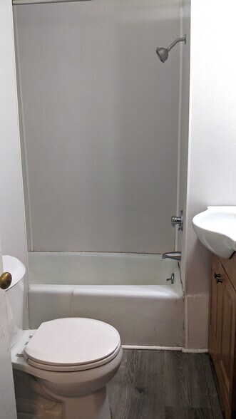 Building Photo - 69 Dana St