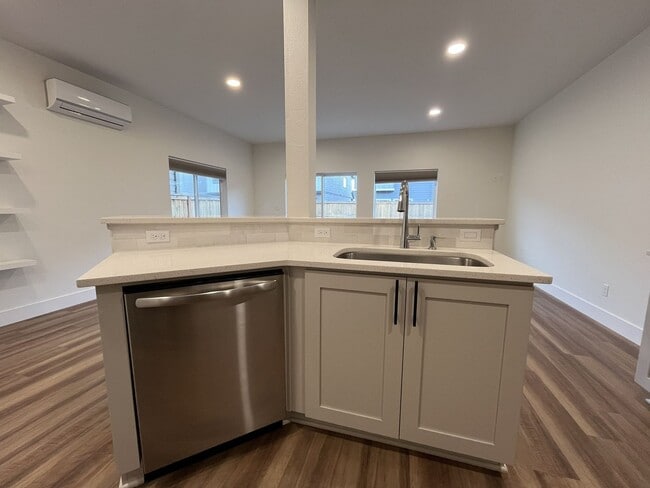 Building Photo - Modern 2022-Built 3-Bedroom Home with Open Layout, Entertainer’s Kitchen. Near Parks & Playgrounds