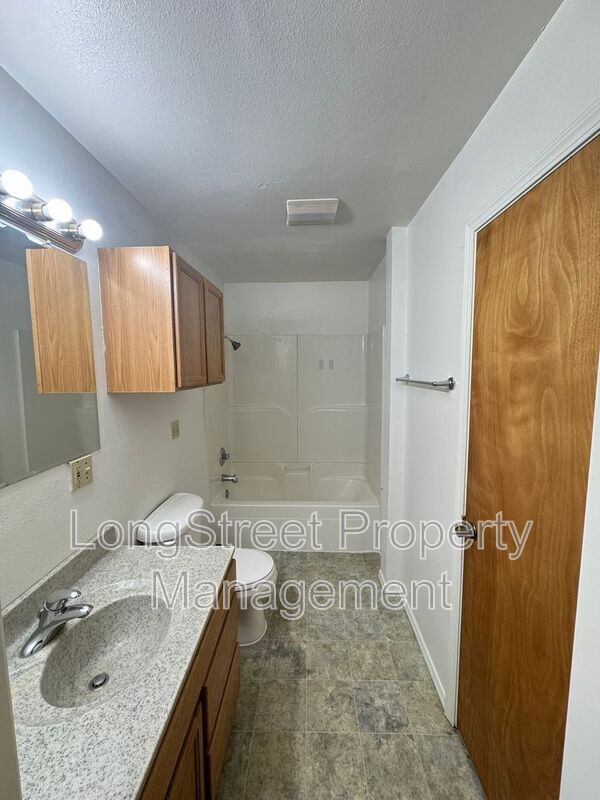 Building Photo - 1012 NW 34th St