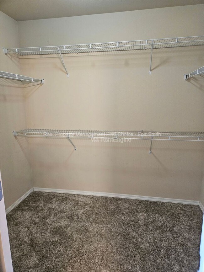 Building Photo - 605 Torrington Wy.