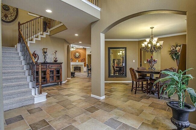 Building Photo - 9422 Cheslyn Ct