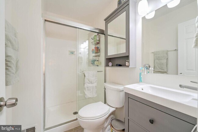 Building Photo - 5619 Ridge View Dr
