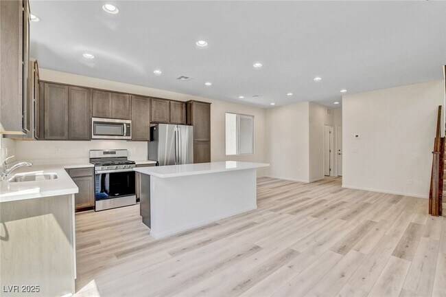 Building Photo - 8929 Pebble Sand St