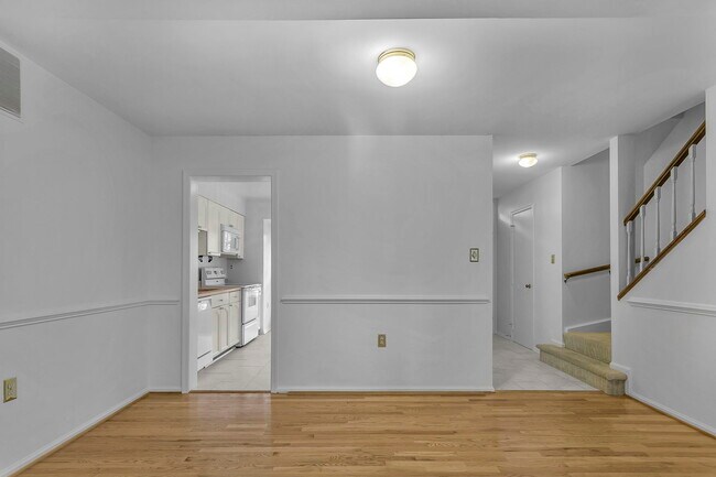 Building Photo - 2534 S Arlington Mill Dr