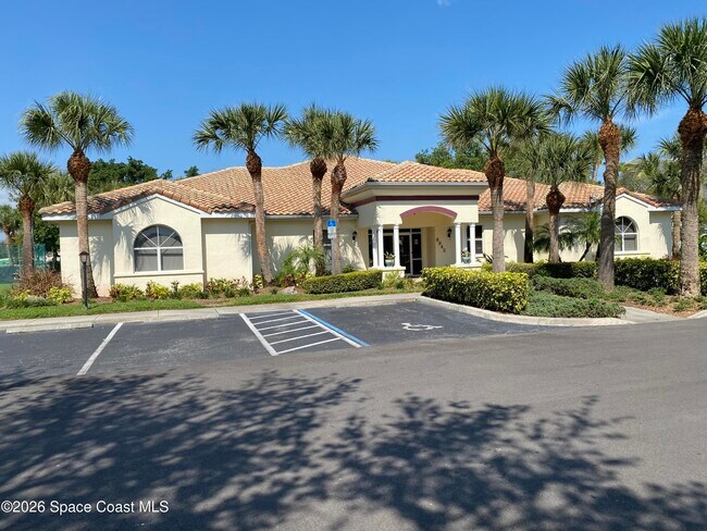 Building Photo - 8951 Lake Dr