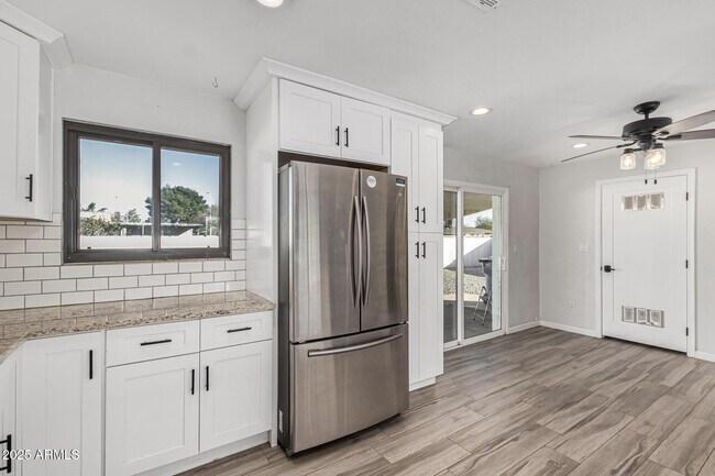 Building Photo - 1420 N Rose St