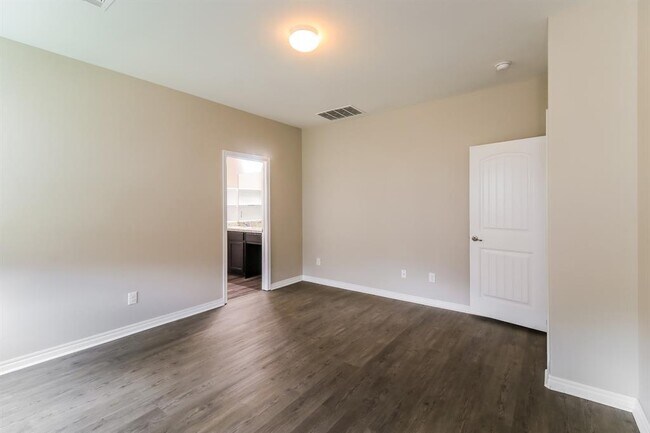 Building Photo - 11328 SW 33rd Terrace