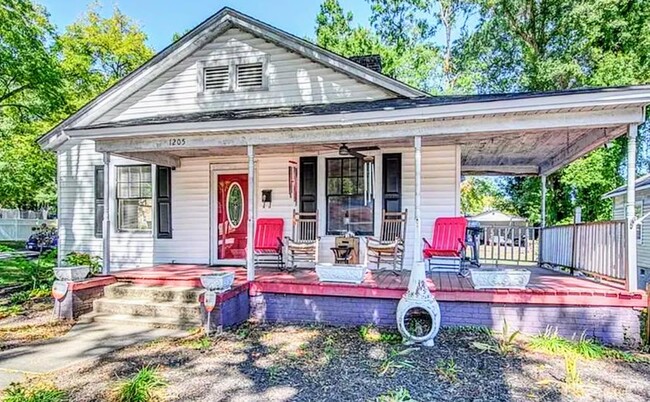 Primary Photo - 1205 Jackson Rd