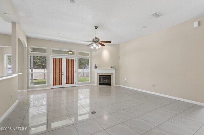 Building Photo - 2070 Thornhill Drive