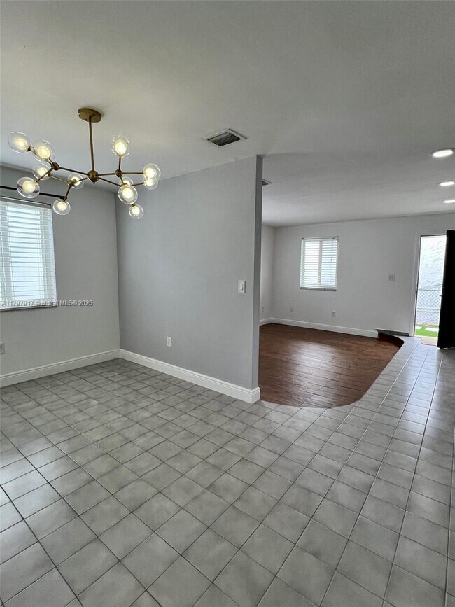 Building Photo - 2038 SW 57th Ct