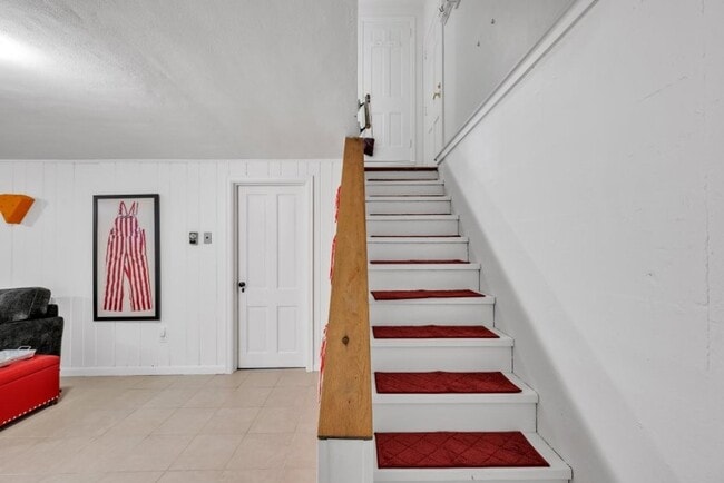 Building Photo - Charming 2 Bed 2 Bath House in the Heart of Madison - Fully Furnished!