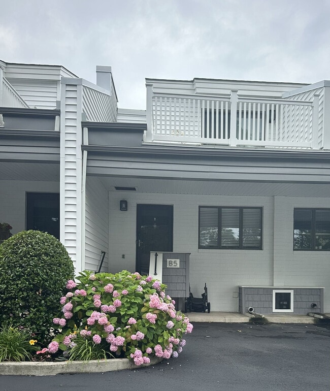 Building Photo - 764 Ocean Ave N