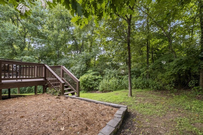 Building Photo - 1015 Crimson Clover Dr