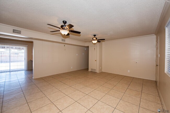 Building Photo - 2645 S Nogales Ave