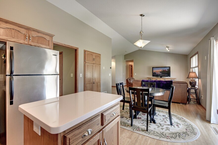 Building Photo - 1187 Blackhawk Dr SW
